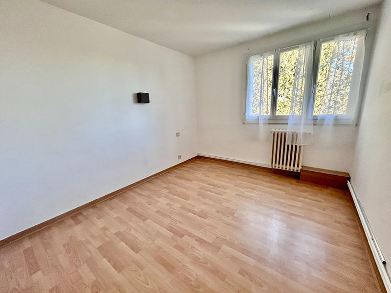 Appartement - 93 m² - 4 pièces