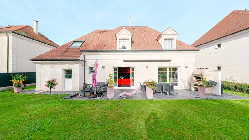 Villa - 340 m² - 7 pièces