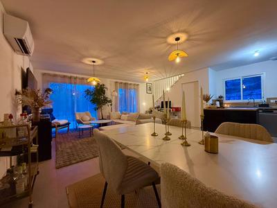 Maison - 93 m² - 5 pièces