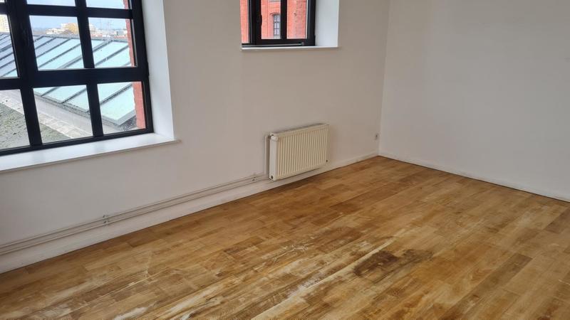 Loft - 110 m² - 4 pièces