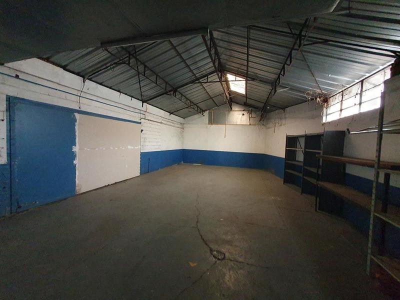 Local d'activité / Entrepôt - 415 m²