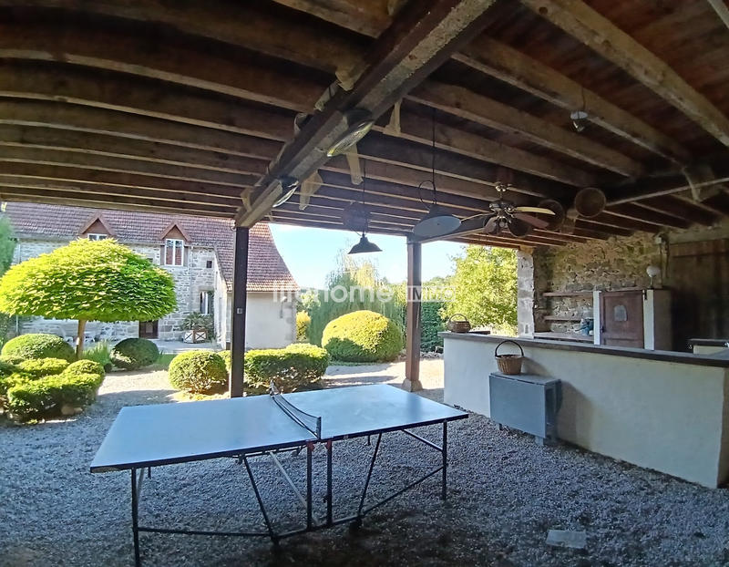 Maison - 210 m² - 6 pièces