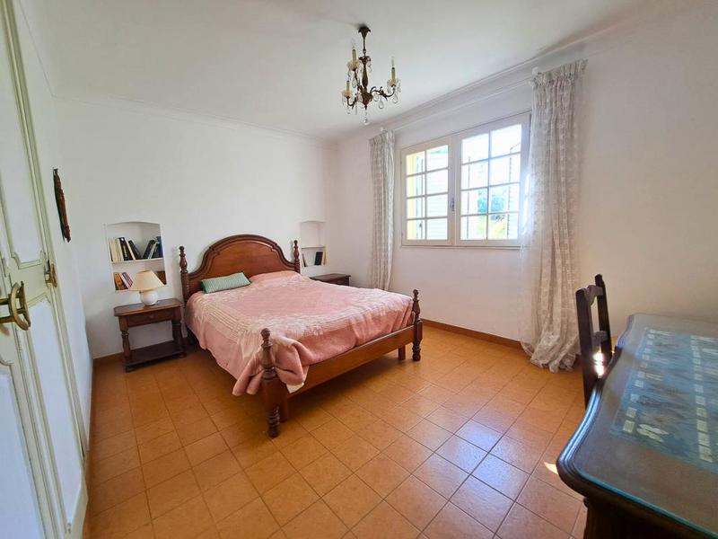 Maison - 180 m² - 9 pièces