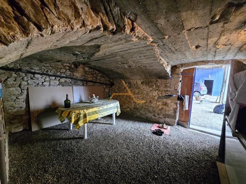 Maison en pierre - 500 m² - 5 pièces