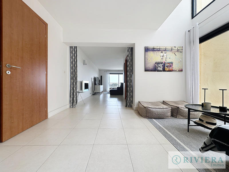 Maison - 203 m² - 5 pièces