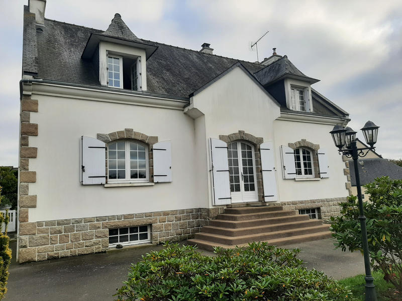 Maison - 176 m² - 8 pièces