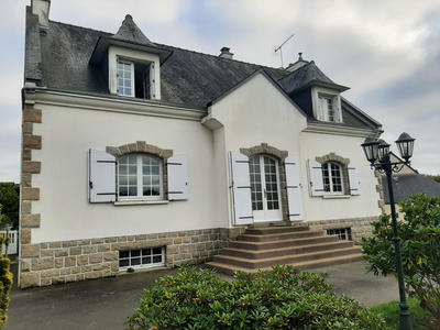Maison - 176 m² - 8 pièces