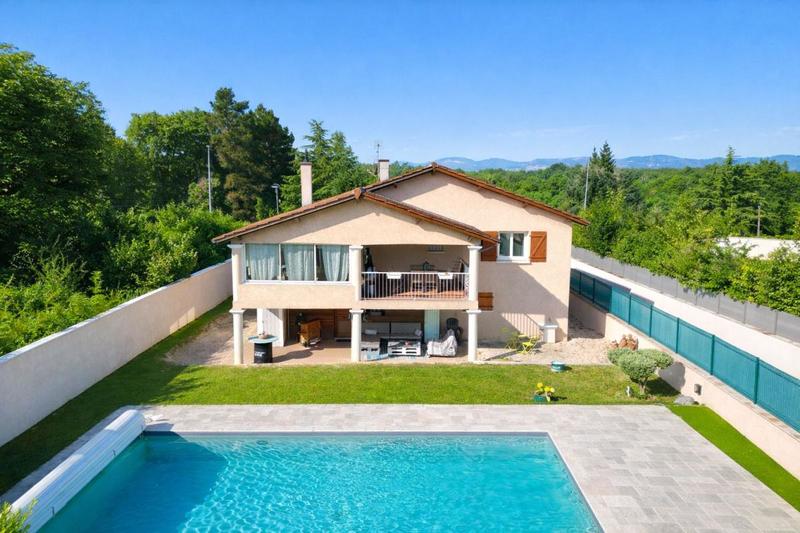 Maison - 223 m² - 8 pièces