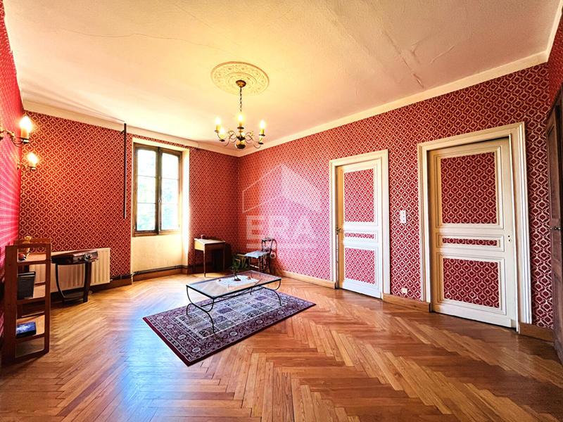 Maison - 245 m² - 7 pièces