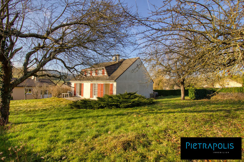 Maison traditionnelle - 139 m² - 5 pièces