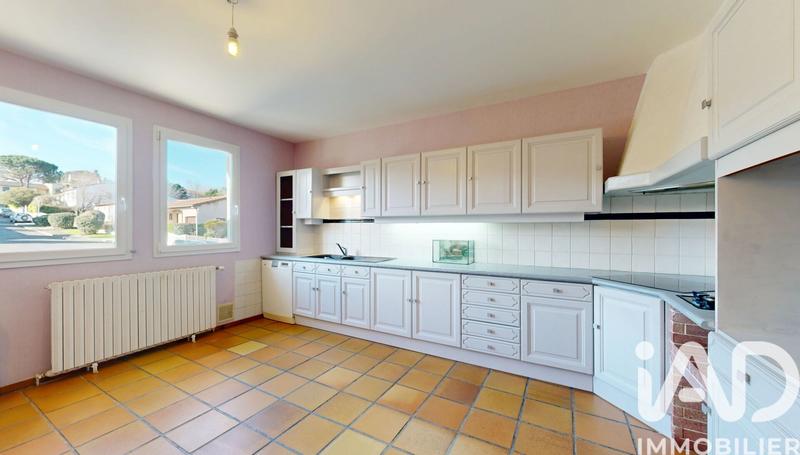 Maison - 220 m² - 7 pièces