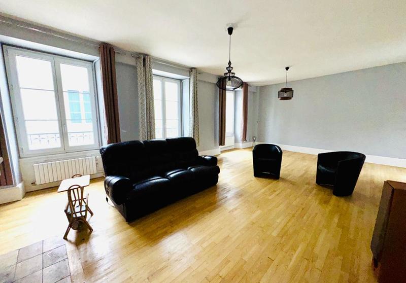 Maison - 203 m² - 7 pièces