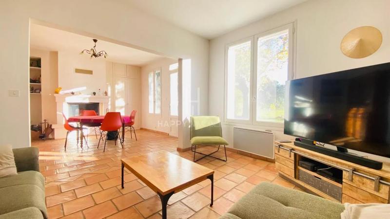 Propriété - 267 m² - 7 pièces