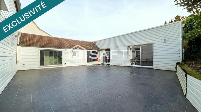 Maison - 274 m² - 12 pièces