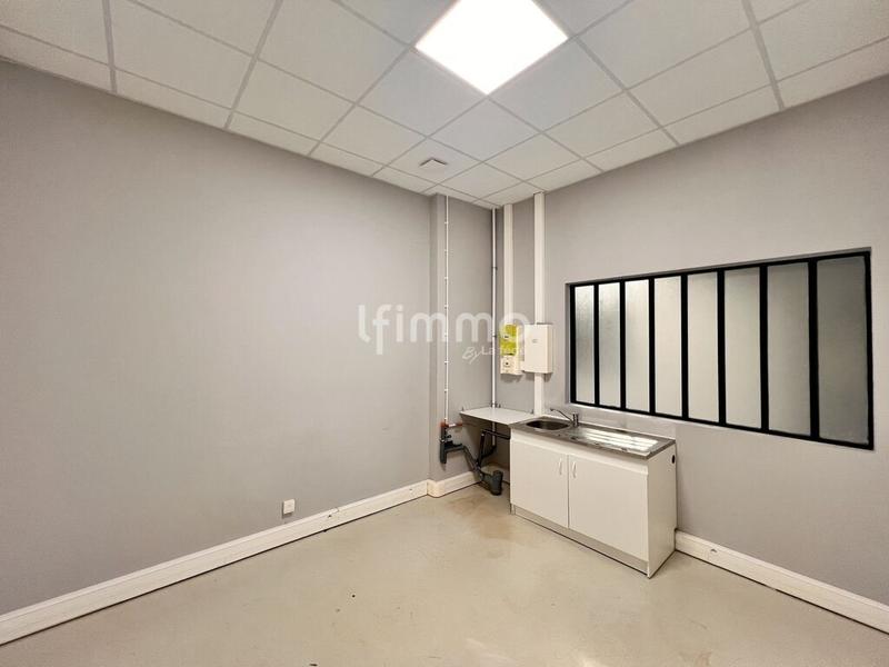 Local commercial - 117 m² - 2 pièces