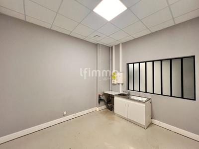 Local commercial - 117 m² - 2 pièces