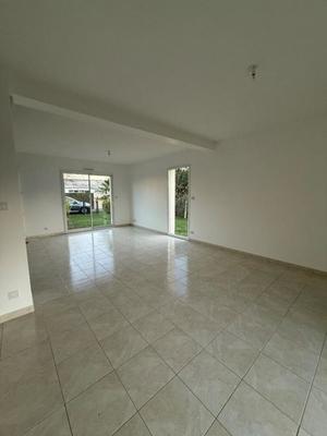 Maison - 93 m² - 4 pièces