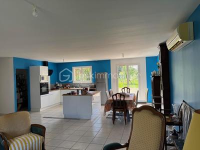 Maison - 93 m² - 5 pièces