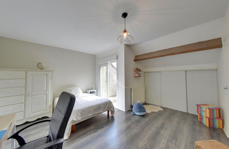 Maison - 185 m² - 6 pièces