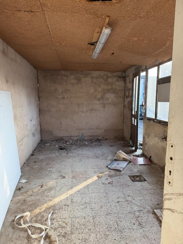 Local d'activité / Entrepôt - 1 223 m² - 1 pièce