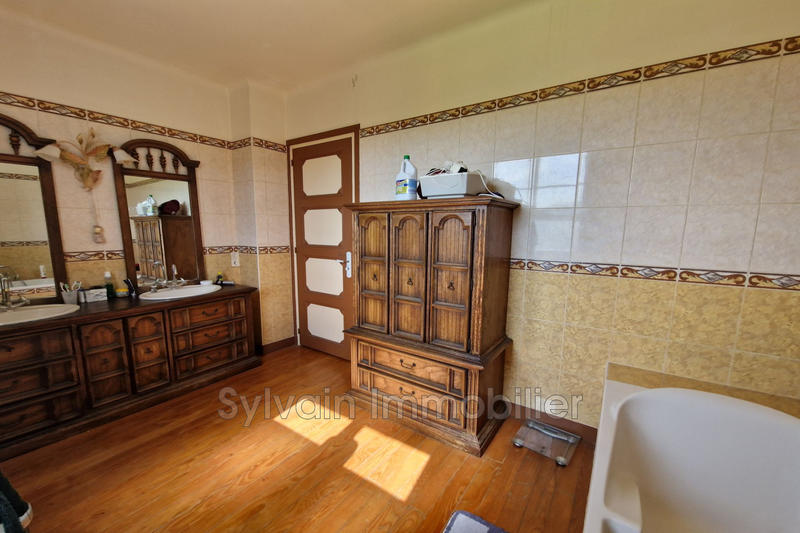 Maison - 216 m² - 6 pièces