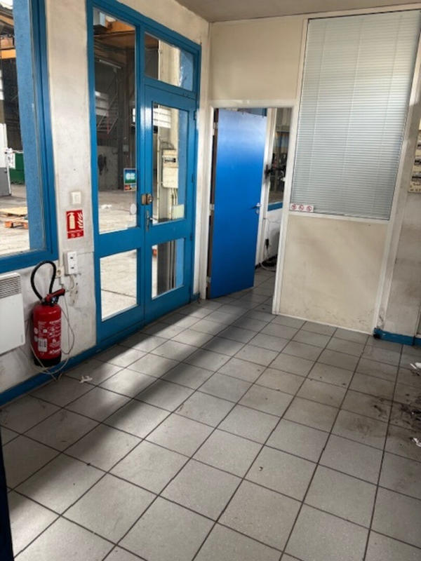 Local d'activité / Entrepôt - 1 100 m²