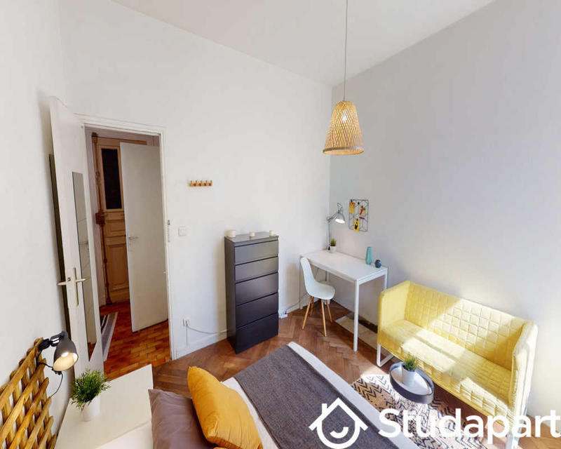 Chambre - 70 m² - 1 pièce