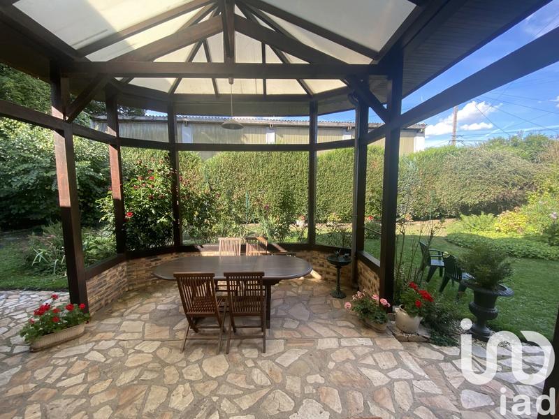 Maison - 220 m² - 8 pièces