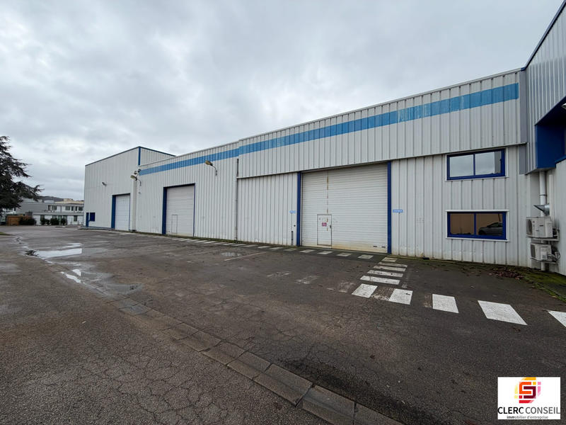 Local d'activités - 3 105 m²
