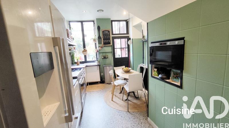 Maison - 211 m² - 8 pièces