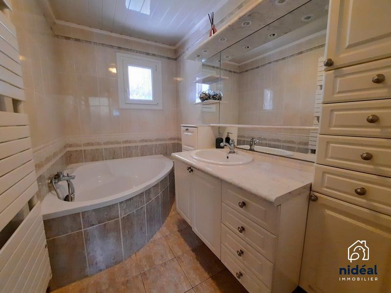 Maison - 156 m² - 7 pièces