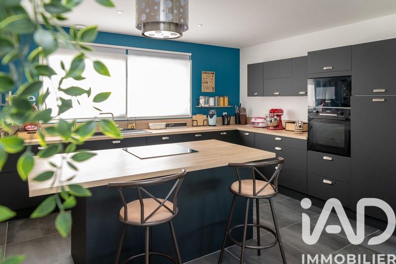 Maison - 183 m² - 8 pièces