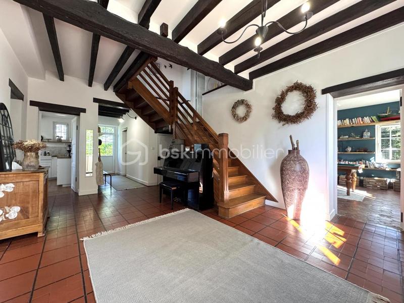 Maison en pierre - 333 m² - 11 pièces