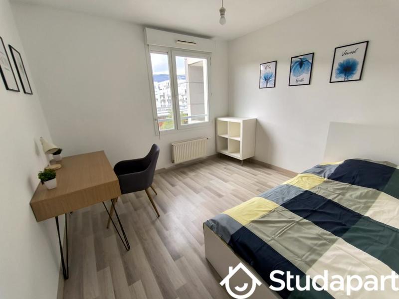 Chambre - 10 m² - 1 pièce