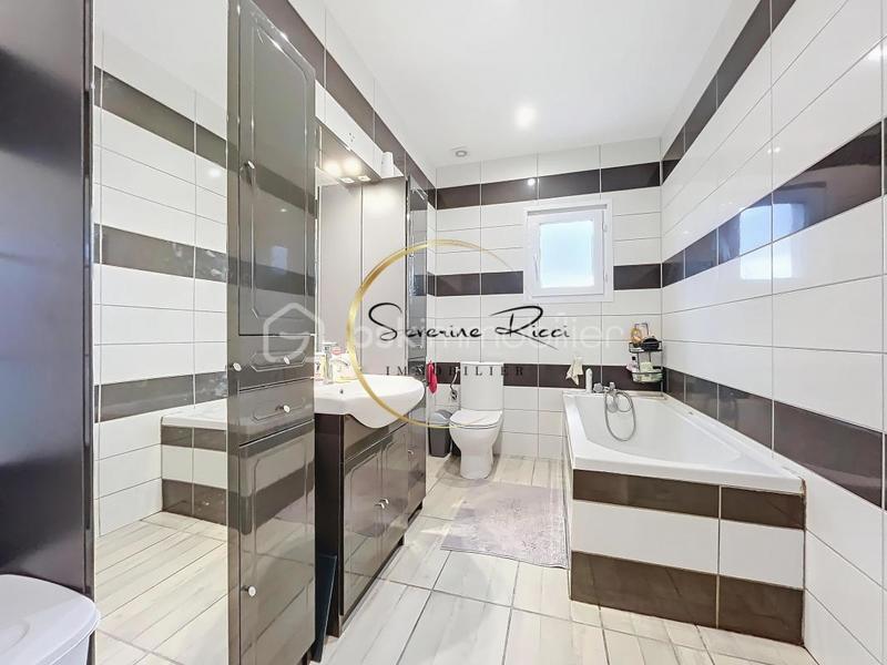 Maison - 145 m² - 7 pièces