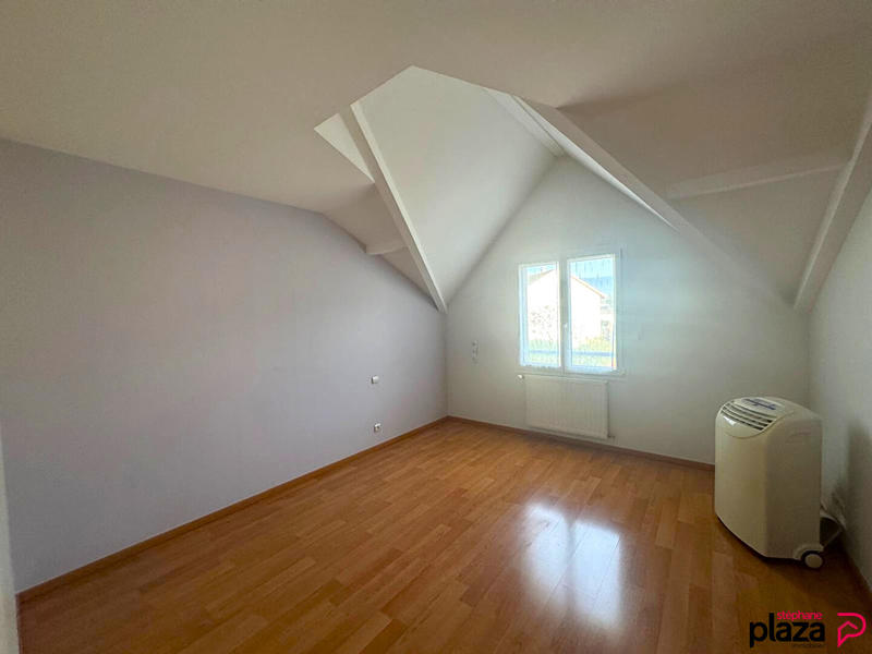 Maison - 226 m² - 7 pièces