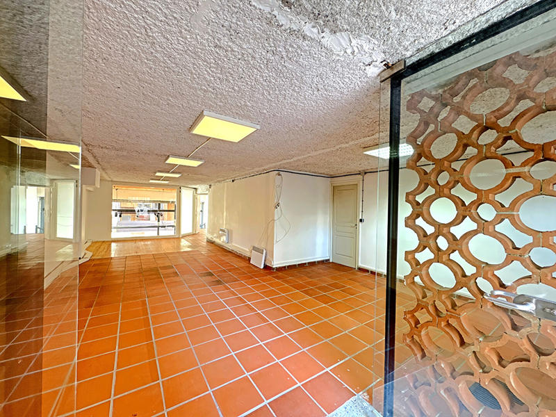 Local commercial - 166 m² - 4 pièces