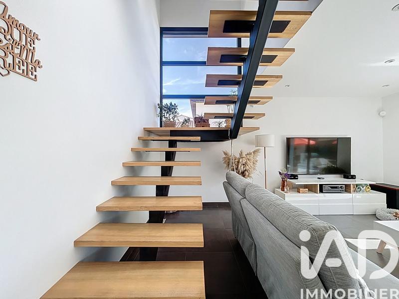 Maison - 140 m² - 5 pièces