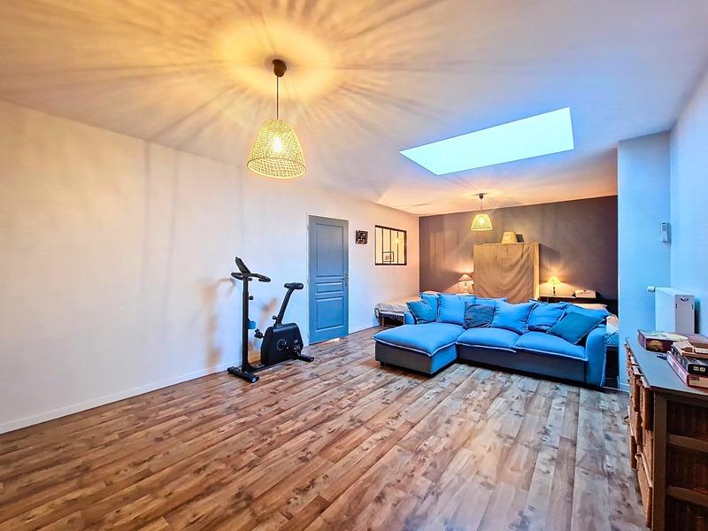 Maison - 310 m² - 8 pièces