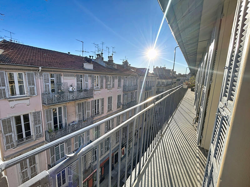 Appartement - 151 m² - 6 pièces