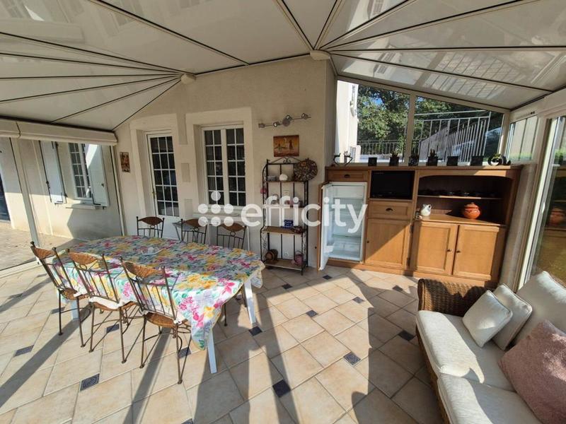 Maison - 175 m² - 9 pièces