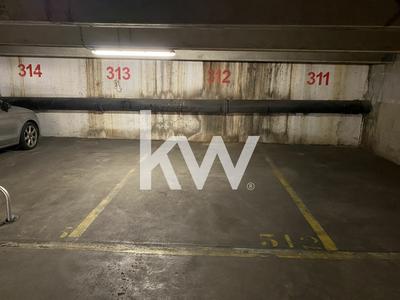 Parking / Garage - 11 m²