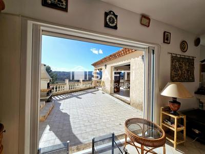 Maison - 190 m² - 7 pièces