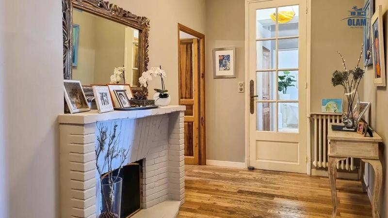 Maison - 377 m² - 12 pièces