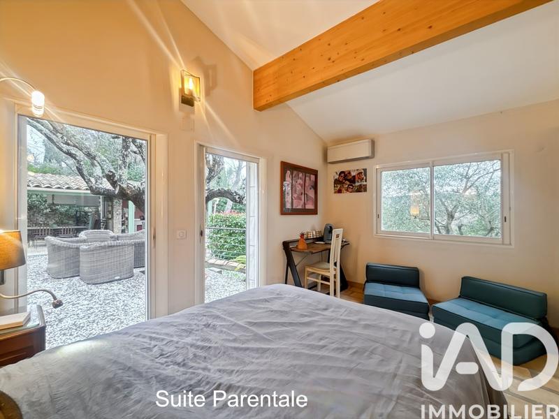 Maison - 181 m² - 8 pièces