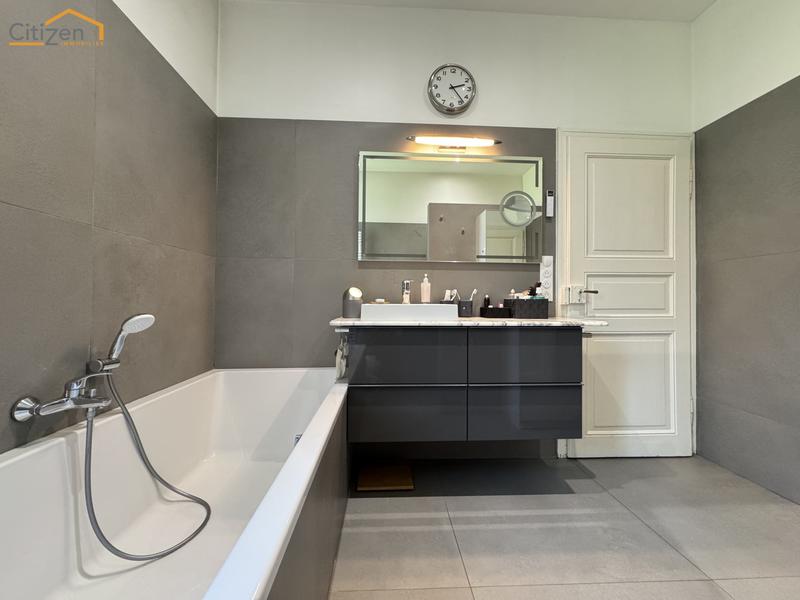 Appartement - 103 m² - 4 pièces