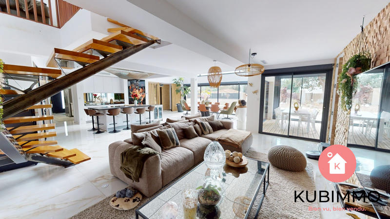 Maison - 207 m² - 6 pièces