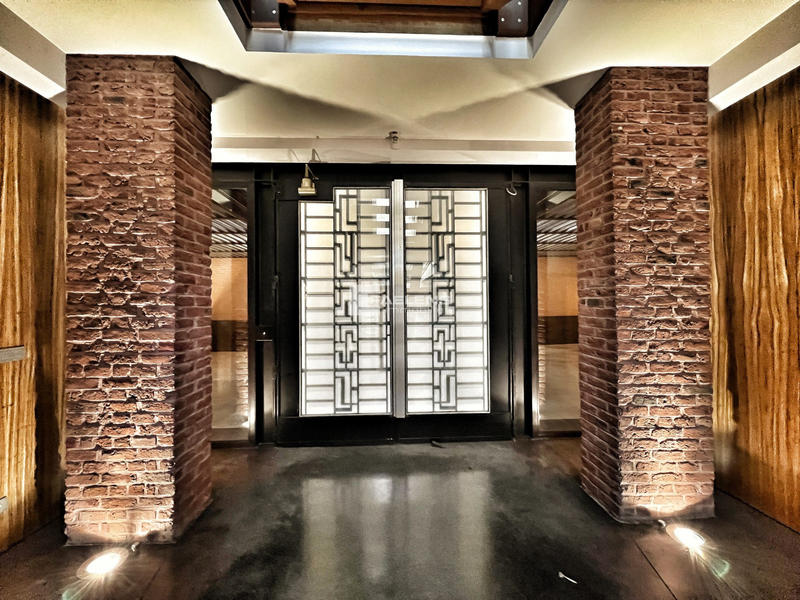 Loft - 435 m² - 5 pièces