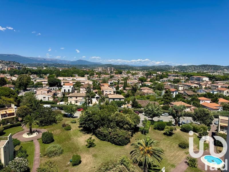 Appartement - 98 m² - 4 pièces