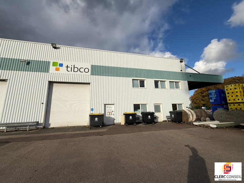 Local d'activités - 684 m²